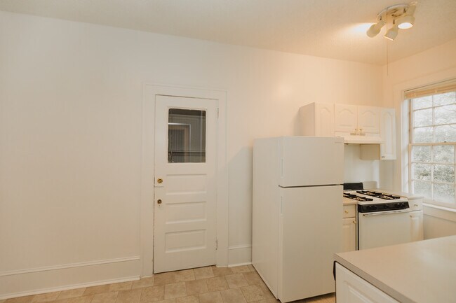 Photo - Virginia Court Apartments