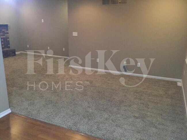 Photo - 602 SW Holloway Ln