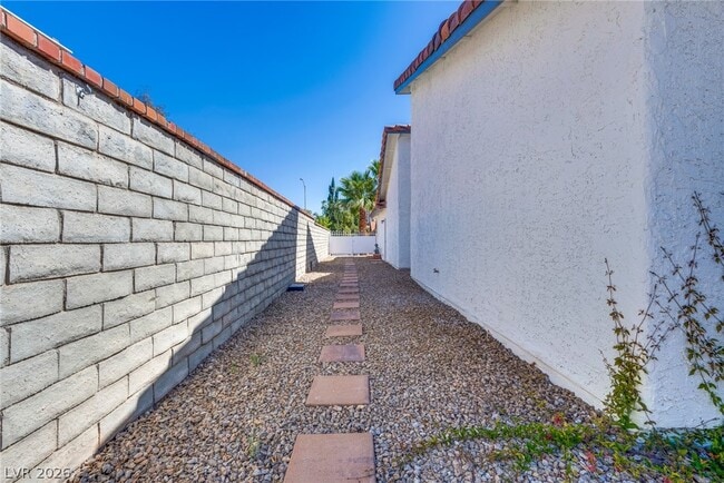 Photo - 2504 Sidonia Ave