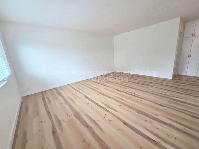 Photo - 3164 Pine Ave
