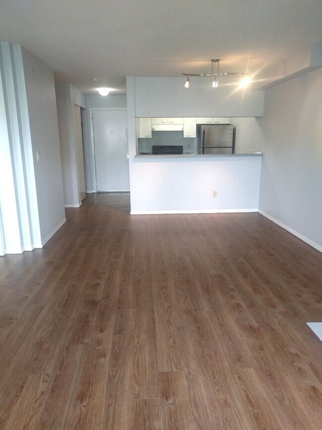 Photo - Beautiful 1BDR in the Heart of Upper Queen Anne w/ Huge Private Patio!!! Unit 103