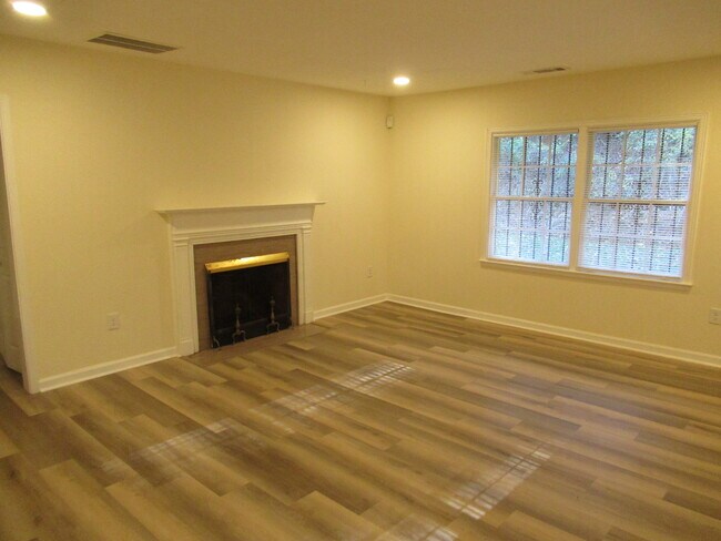 Photo - 2032 Rector Dr SW