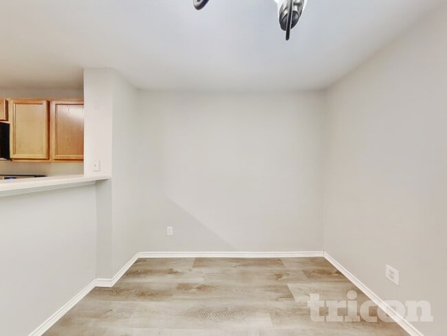 Photo - 2910 Candleside Dr