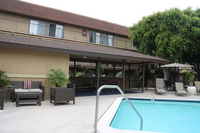 Photo - Crescent Gardens Apartments