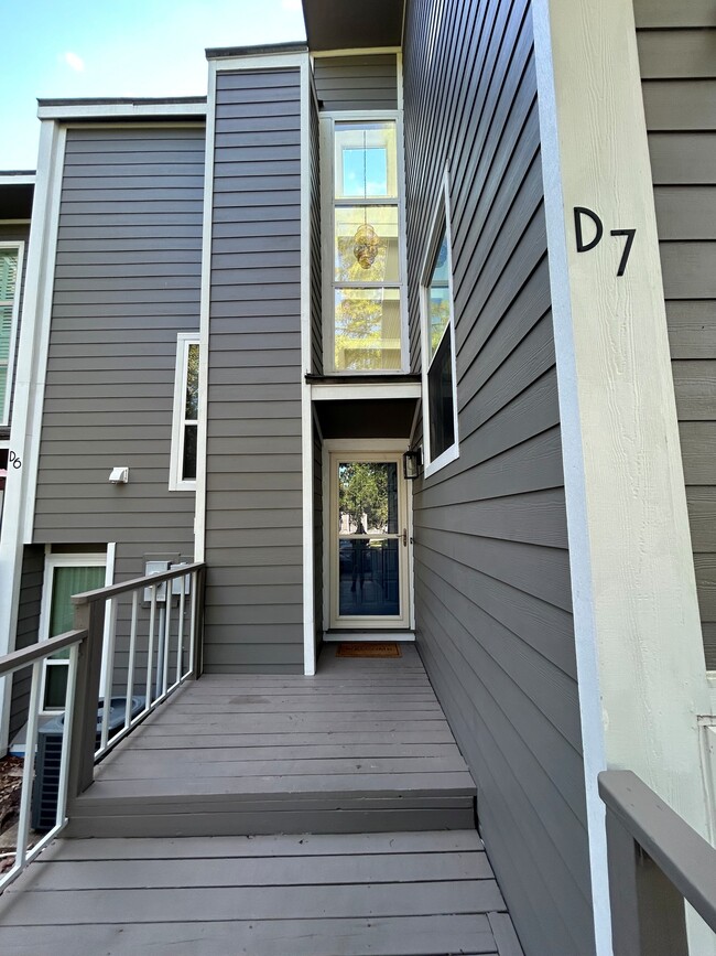 Building Photo - 300 Rush Creek Dr Unit D7