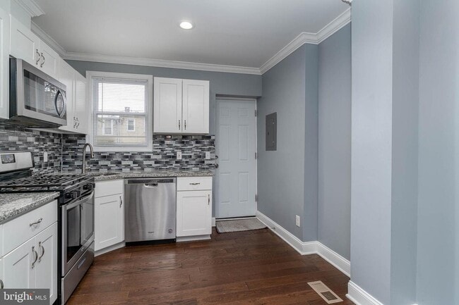 Photo - 1155 Ward St