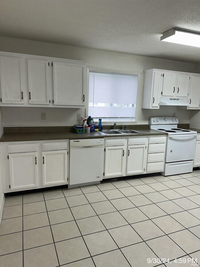 1530 Forbes Ave Townhome Townhome Rental in Peru IN