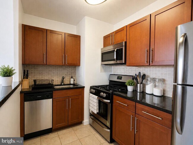 Building Photo - 200 Locust St Unit 4CN