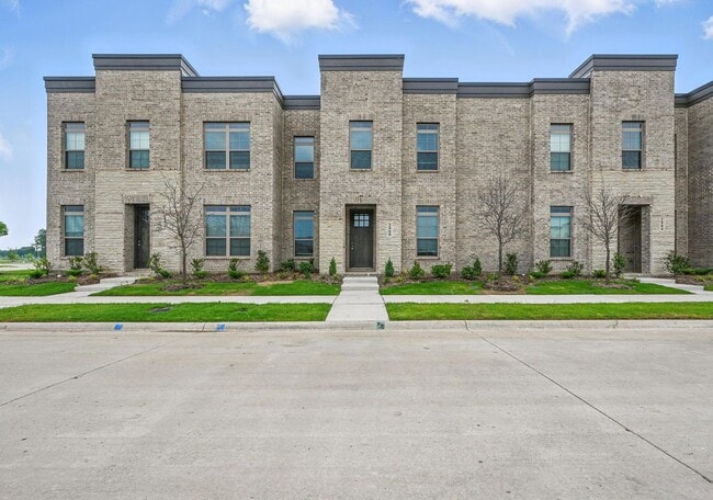 Photo - 2908 Milana Dr
