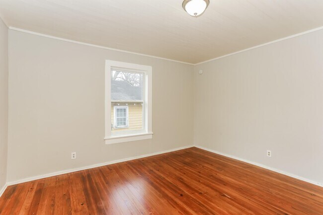 Photo - 818 Williams St