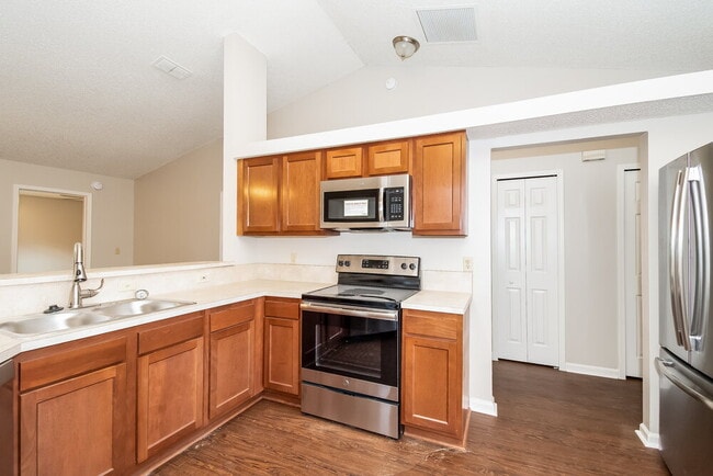 Photo - 2018 Cardiff Ln