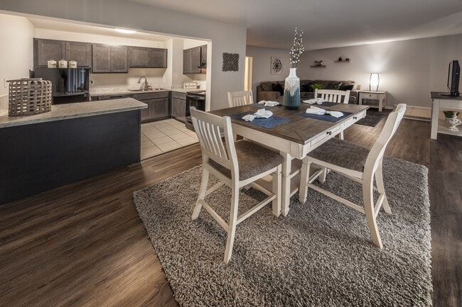Building Photo - Harbour Pointe Rental