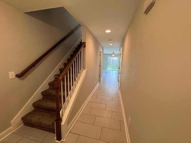 Photo - 3 Bedroom, 2.5 bath townhome in the heart of Columbia!
