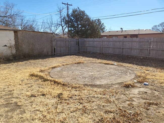 Photo - 929 W 16th St