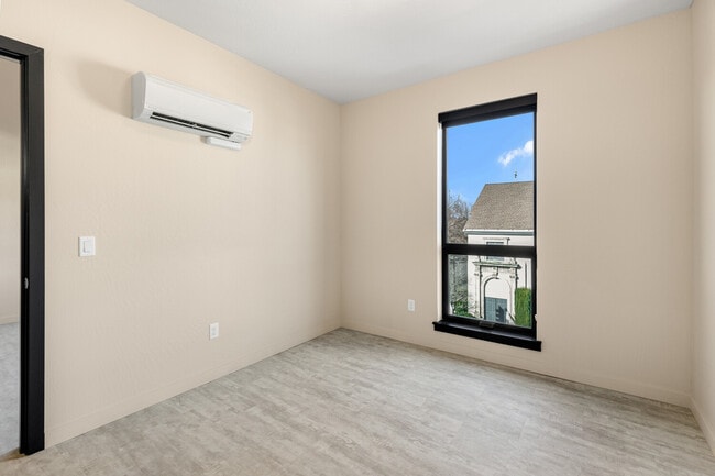 Photo - Genesis Apartments