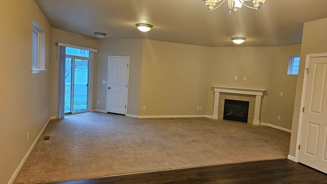 Photo - Hawks Praire Lacey 3 Bdrm Home!