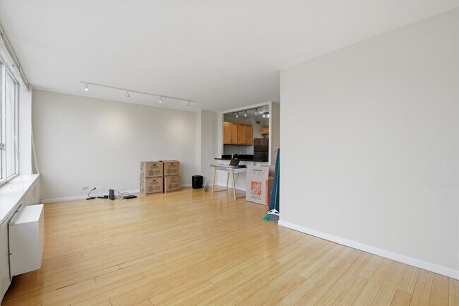 Photo - 70 W Burton Pl Unit 2306