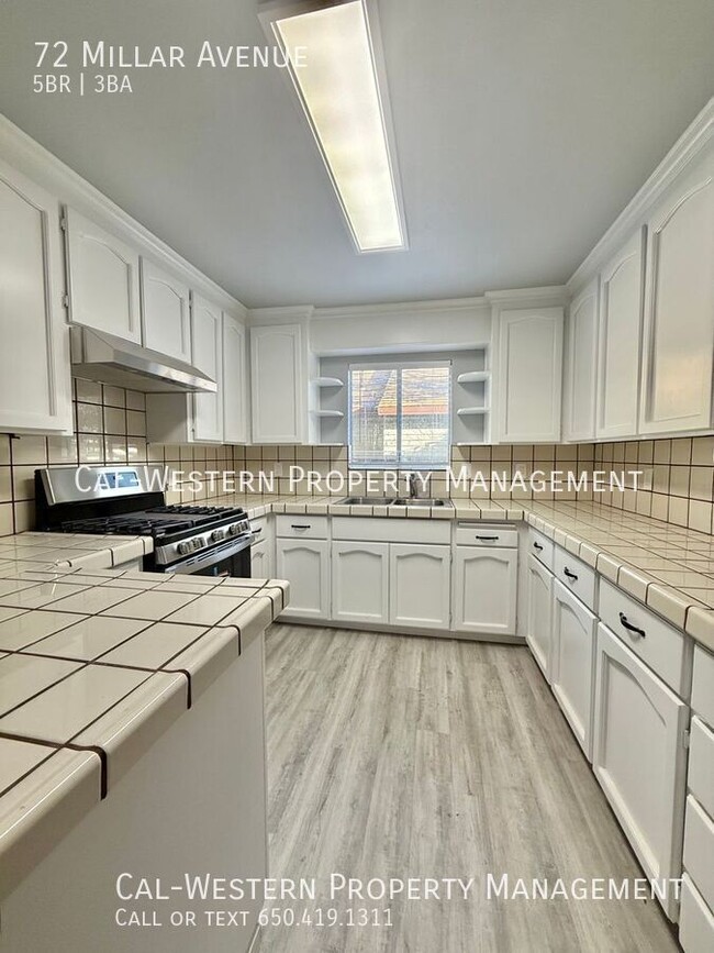 Photo - 72 Millar Ave