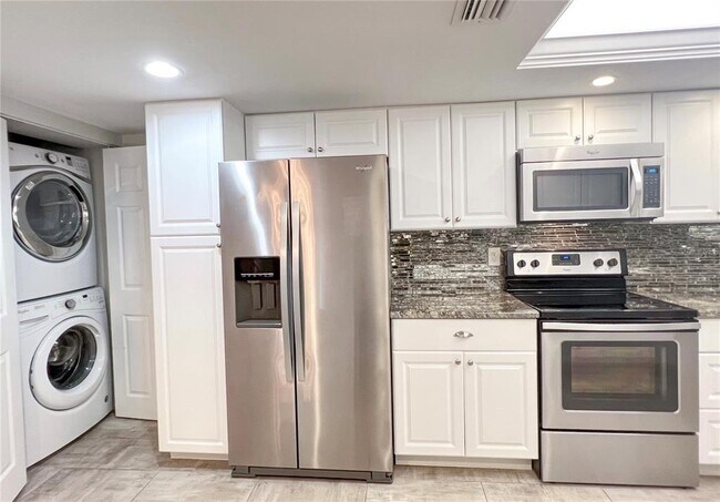 Photo - 1741 Southwood St Unit 1741