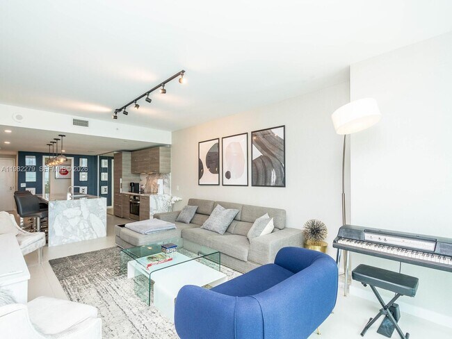 Photo - 650 NE 32nd St Unidad 904