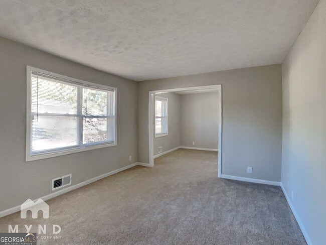 Photo - 2945 Botany Dr