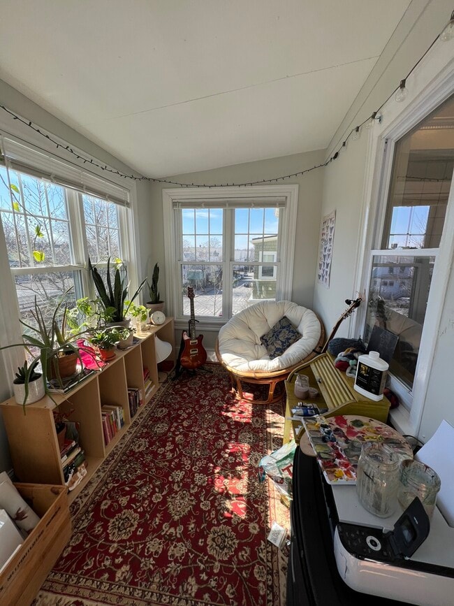 Building Photo - 305 Highland Ave Unit 3