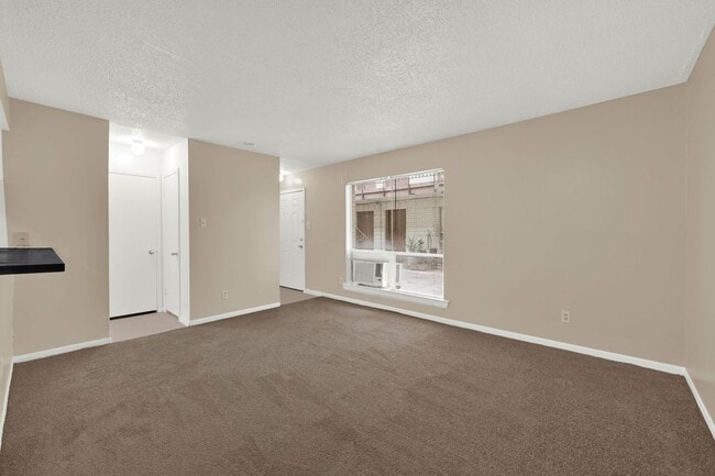 Photo - ¡Haz de este encantador estudio tu nuevo hogar! Unit 16