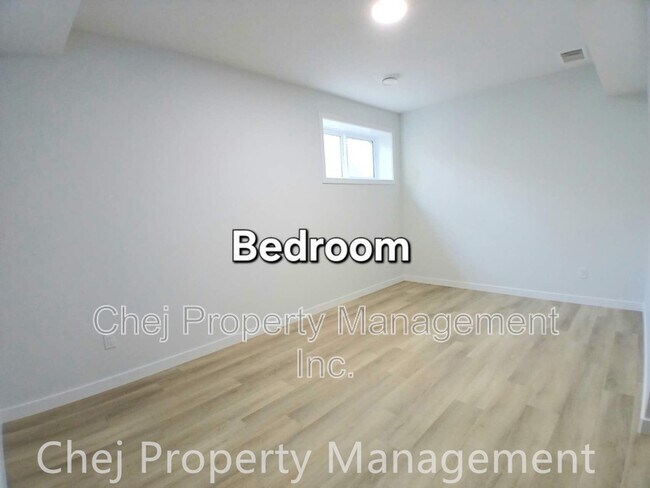 Photo - 16515-16520 20 Ave SW Unit Lower