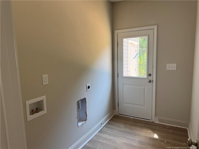 Photo - 1423 Cain Rd