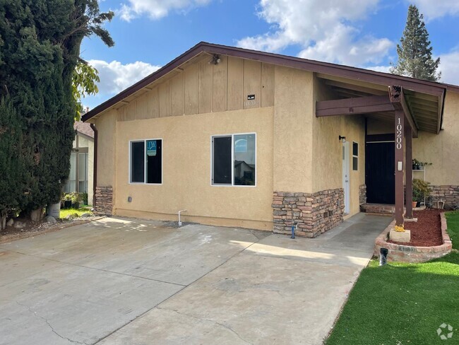 Building Photo - Newly converted 1 Bed, 1 Bath Rental