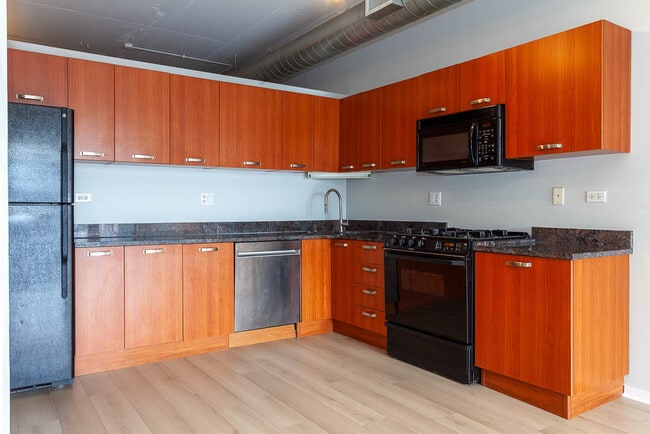 Photo - 212 E Cullerton St