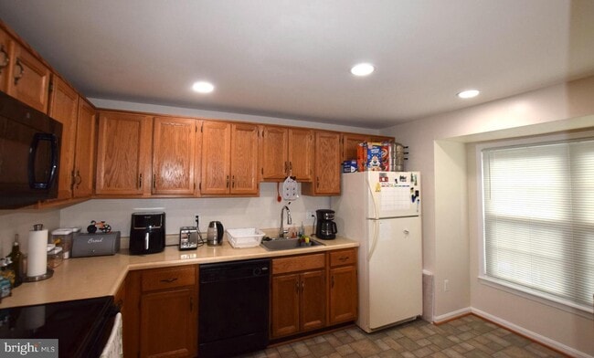 Photo - 6560 Lochleigh Ct