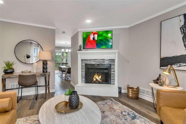 Photo - 2099 Valley Oaks Dr SE