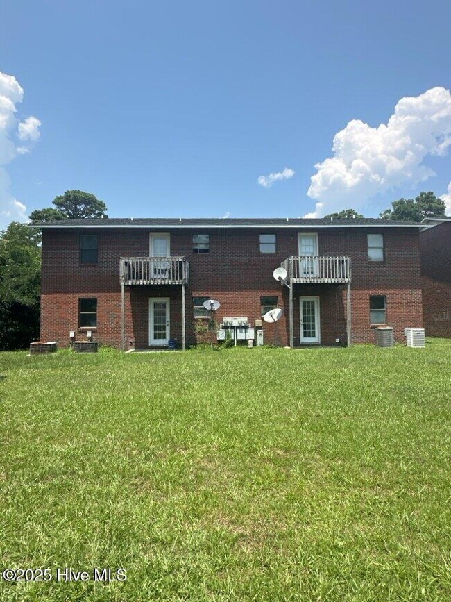 210 Zack Cir Unit B