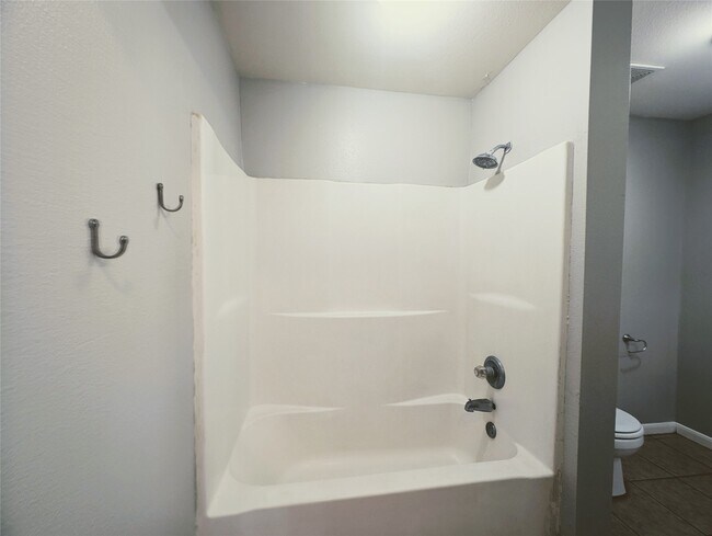 Photo - 138 S Bend Ct