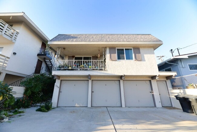 Building Photo - 306 Avenida Granada Unit B