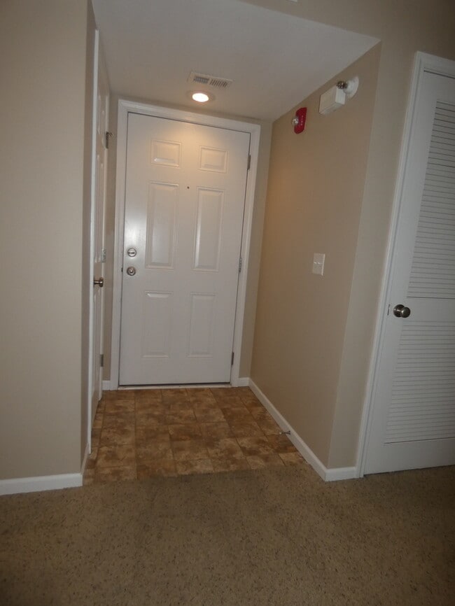Beautiful Condo in North Kansas City School District!