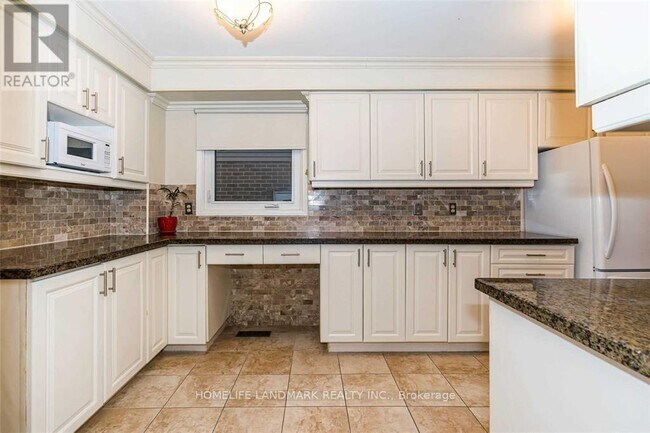 Photo - 23 Bluesky Crescent