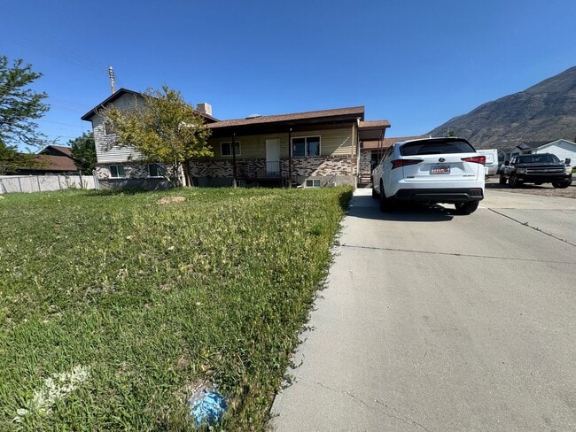 Building Photo - Beautiful home for rent in Pleasant Grove
