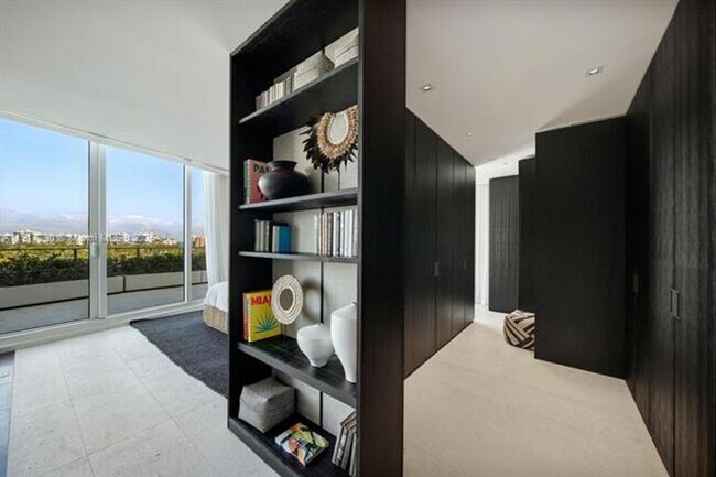 Photo - 4701 Meridian Ave Unidad 4701 N Meridian Ave UPH21