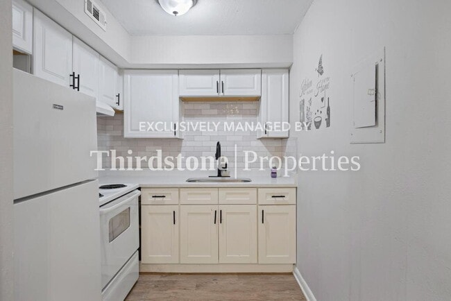 Photo - 2887 Post St Unit 2