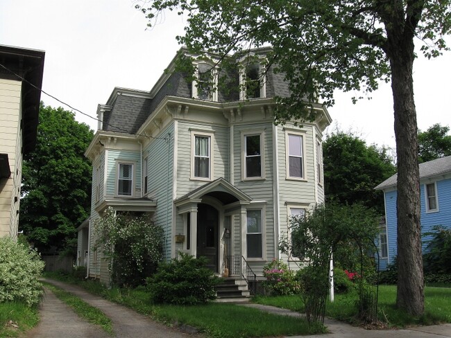Building Photo - 22 Academy St Unit 1 Rental