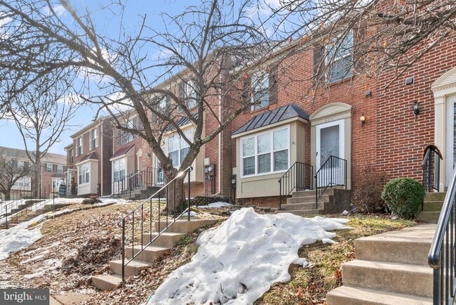 Building Photo - 8291 Londonderry Ct