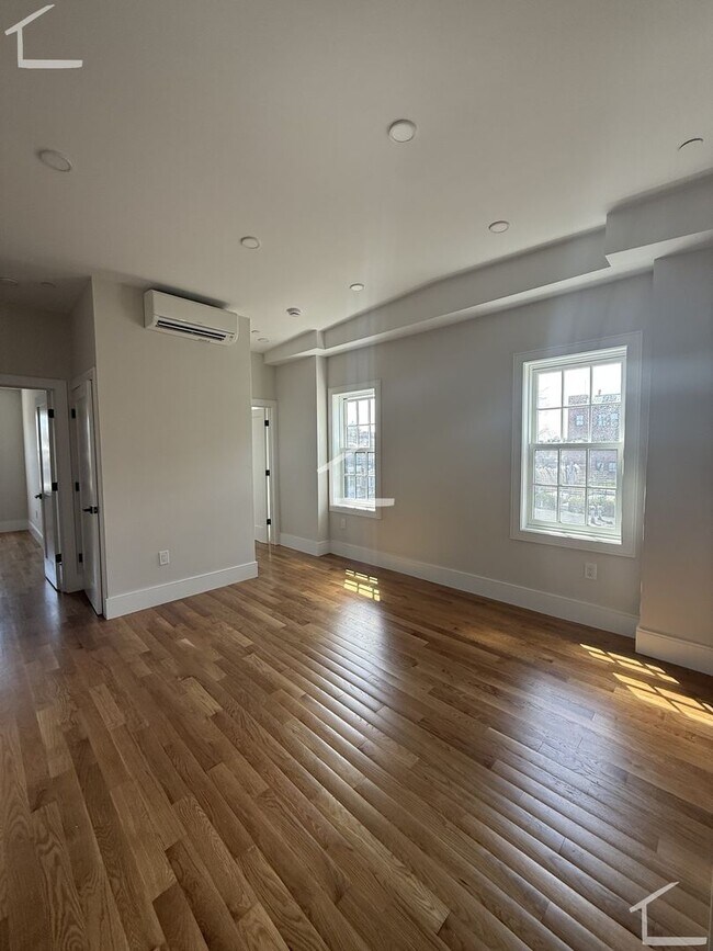Photo - 16 Winchester St