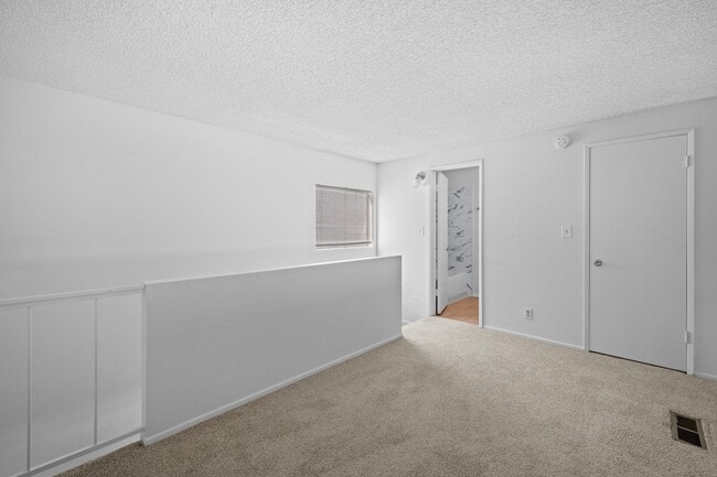 Photo - 18645 Hatteras St Unidad 271