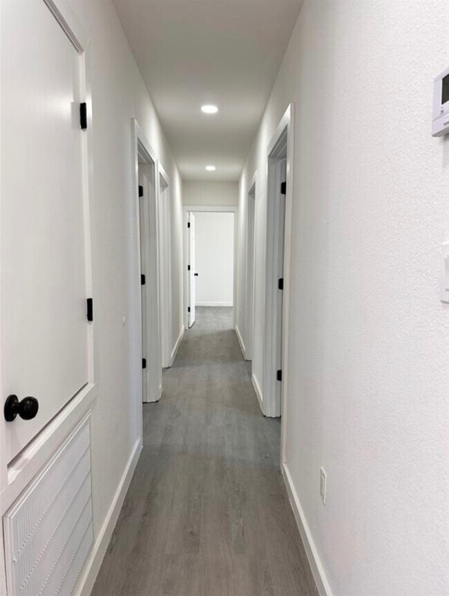 Photo - 328 Clearwater St