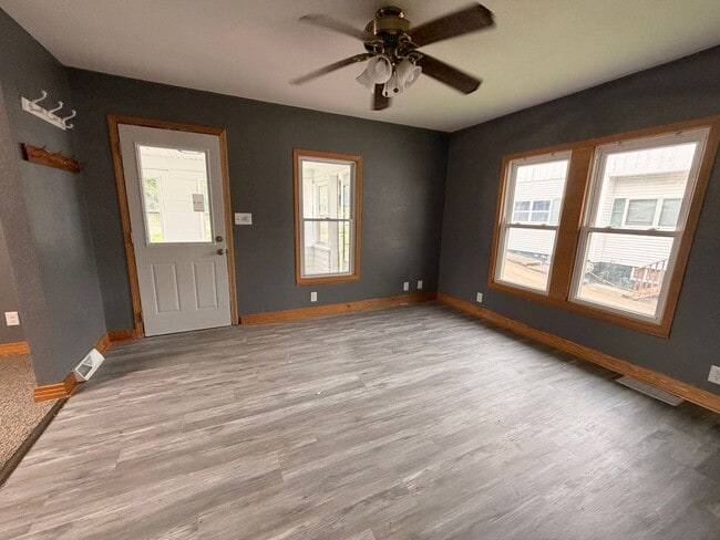 Photo - 2025 S Bluff Blvd
