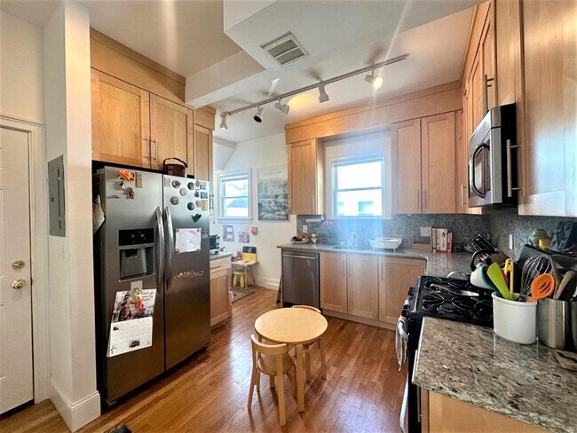 Photo - 20 Concord Ave Unidad 2