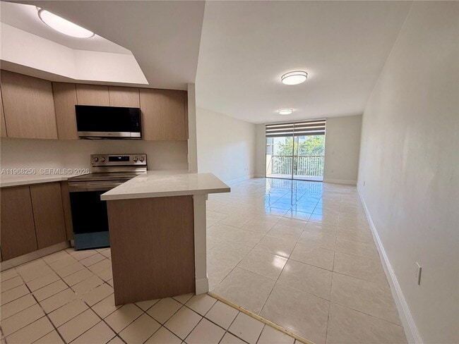 Photo - 8353 Lake Dr Unit 404