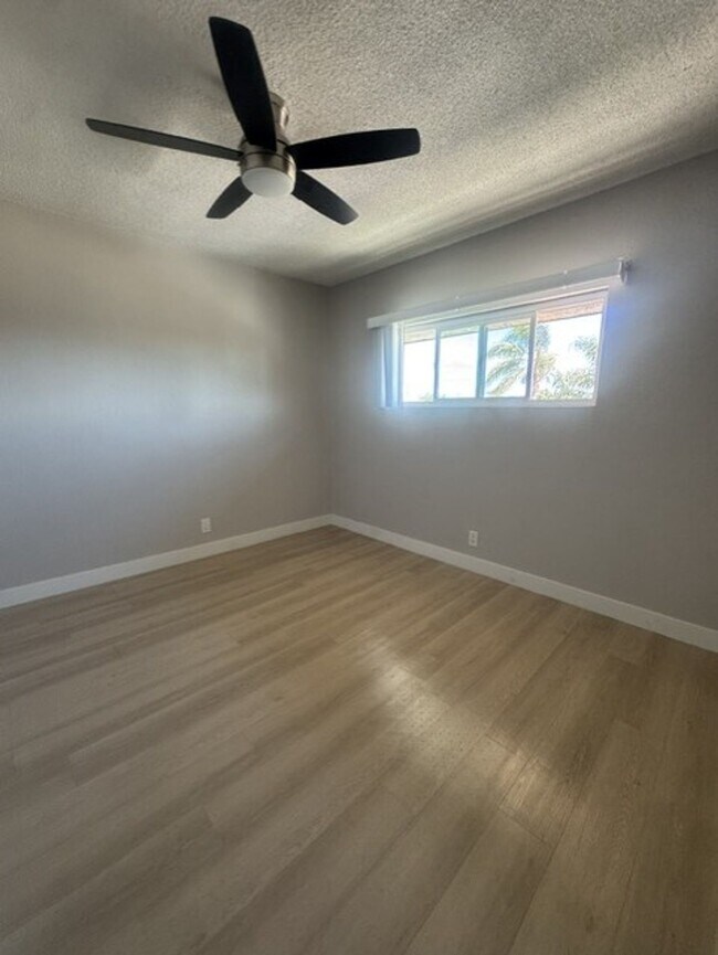 Photo - Marine Bay Apartments